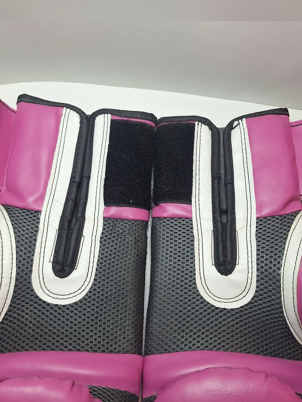 Everlast Ever Fresh Pink Boxing Gloves 12 Oz Boxing Gloves Womens Preowned GUC